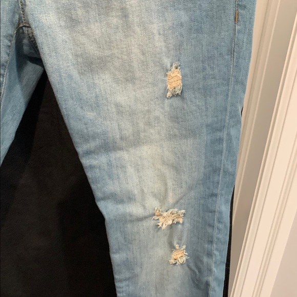 Cabi Distressed Crop Jeans - Picture 5 of 6